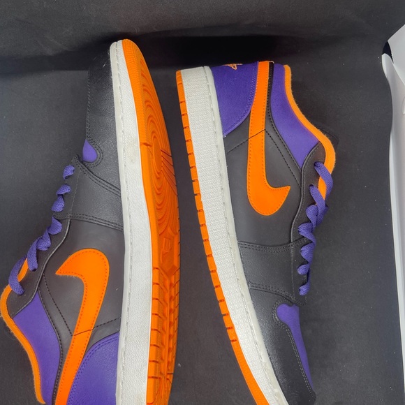Jordan 1 Low “Citrus Purple” or “Phoenix Sun” 553558-038 - Picture 6 of 10